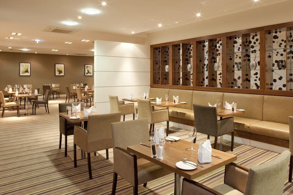 Holiday Inn Stevenage By Ihg מראה חיצוני תמונה
