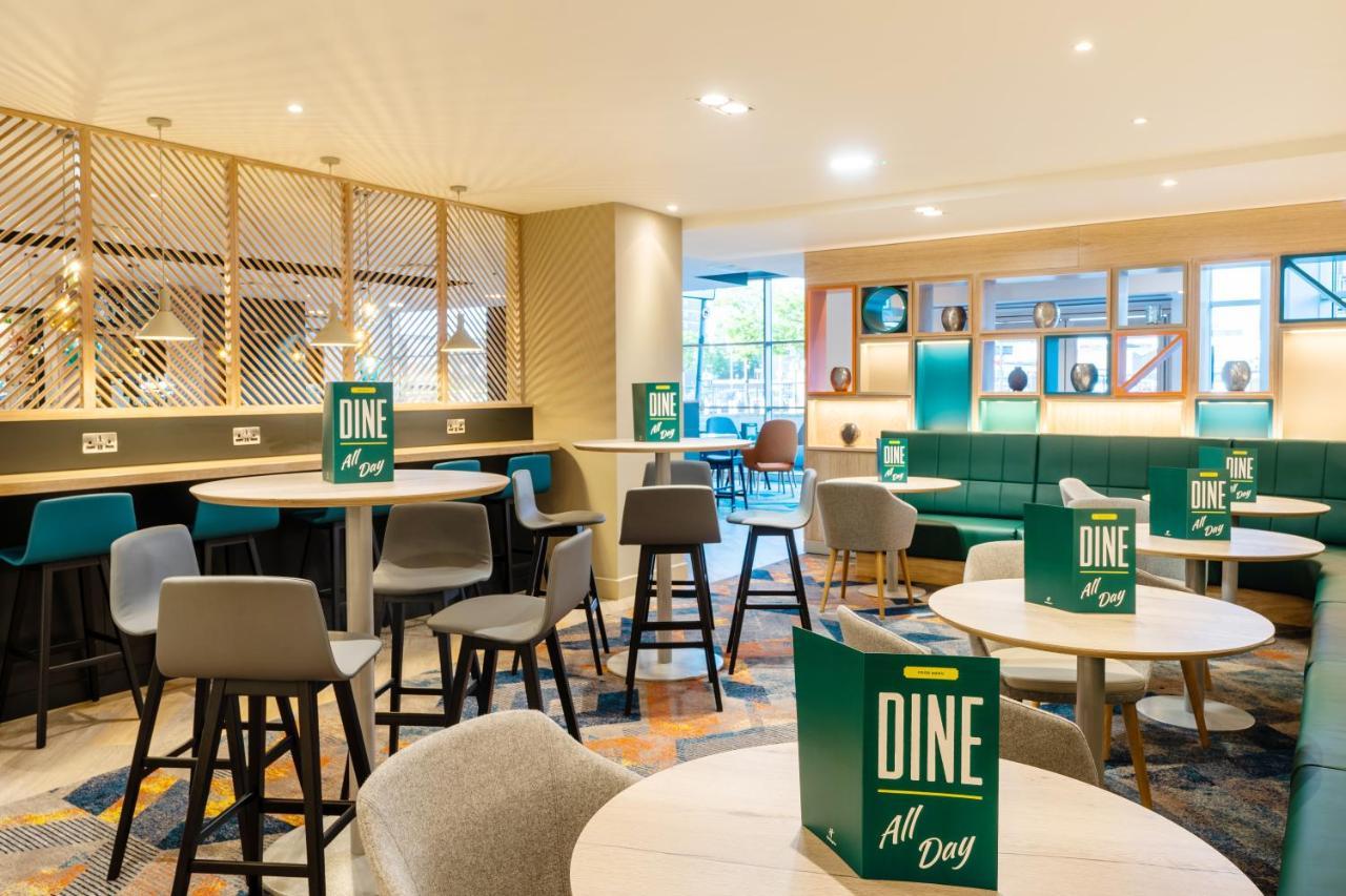 Holiday Inn Stevenage By Ihg מראה חיצוני תמונה