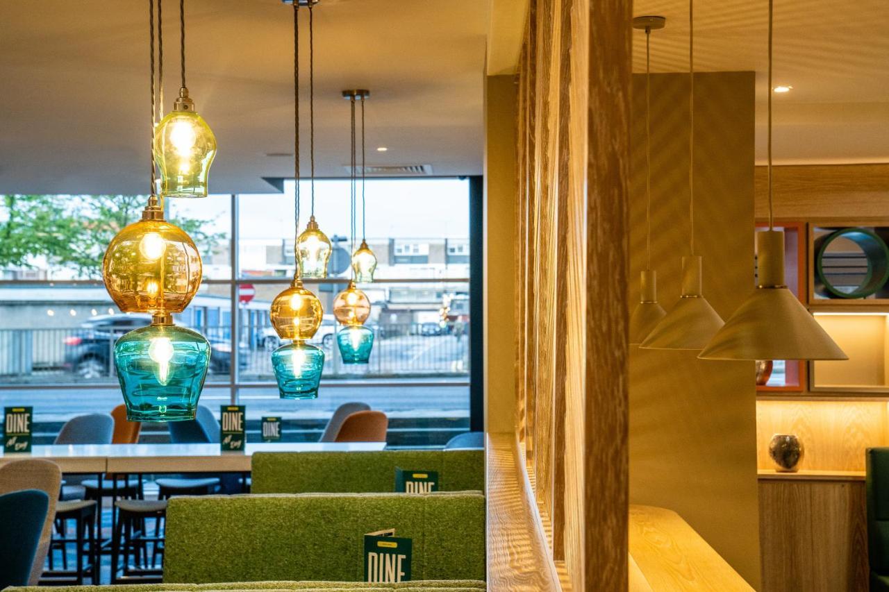 Holiday Inn Stevenage By Ihg מראה חיצוני תמונה