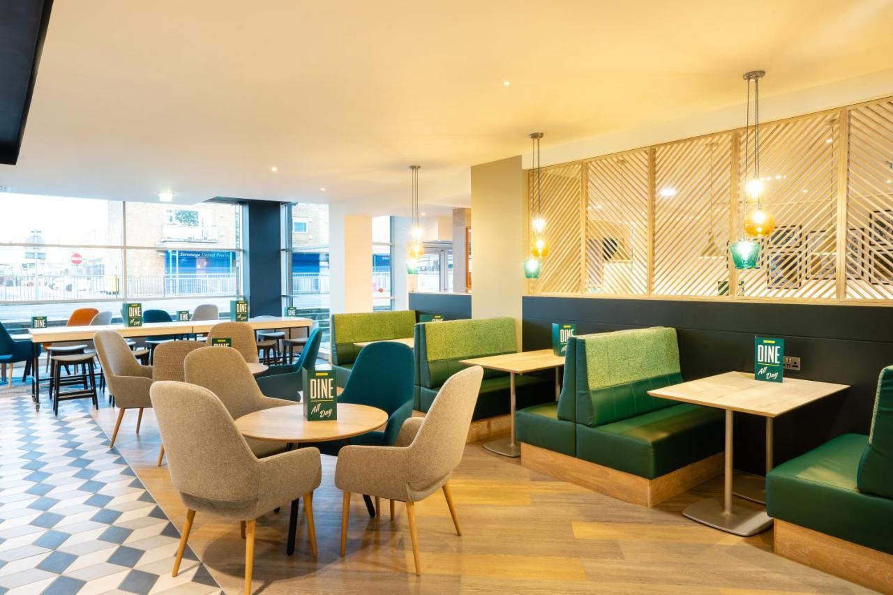 Holiday Inn Stevenage By Ihg מראה חיצוני תמונה
