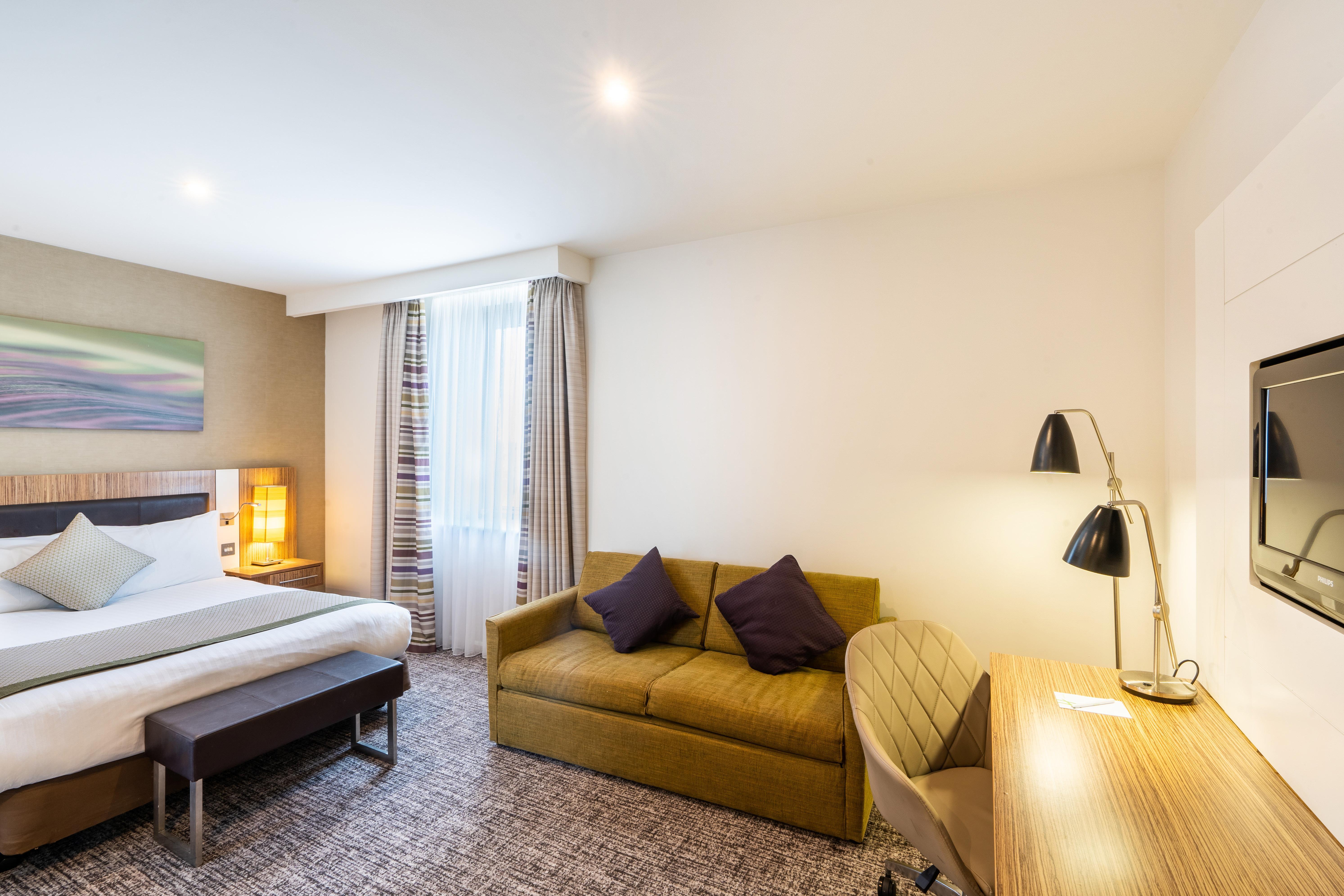 Holiday Inn Stevenage By Ihg מראה חיצוני תמונה