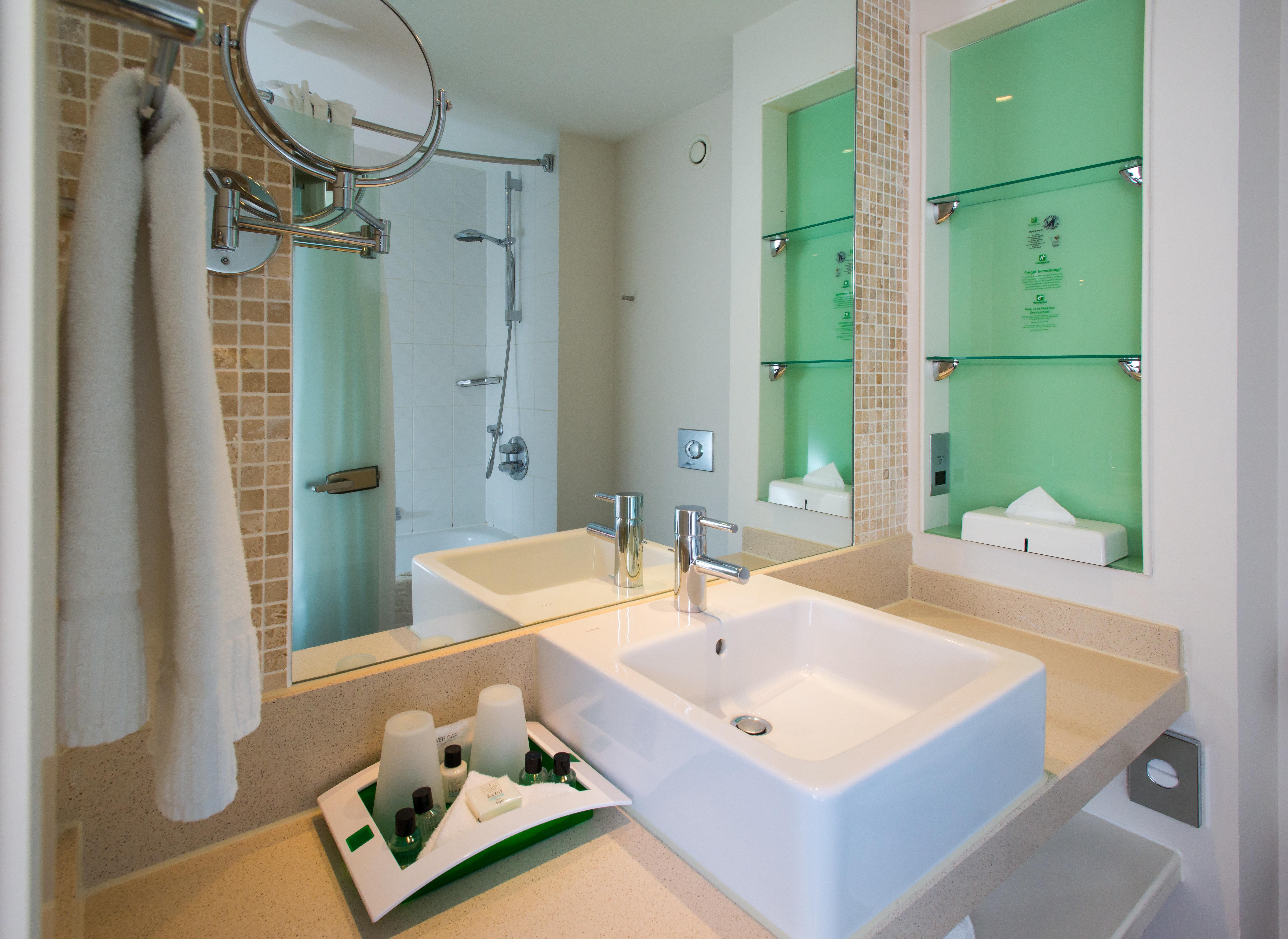 Holiday Inn Stevenage By Ihg מראה חיצוני תמונה