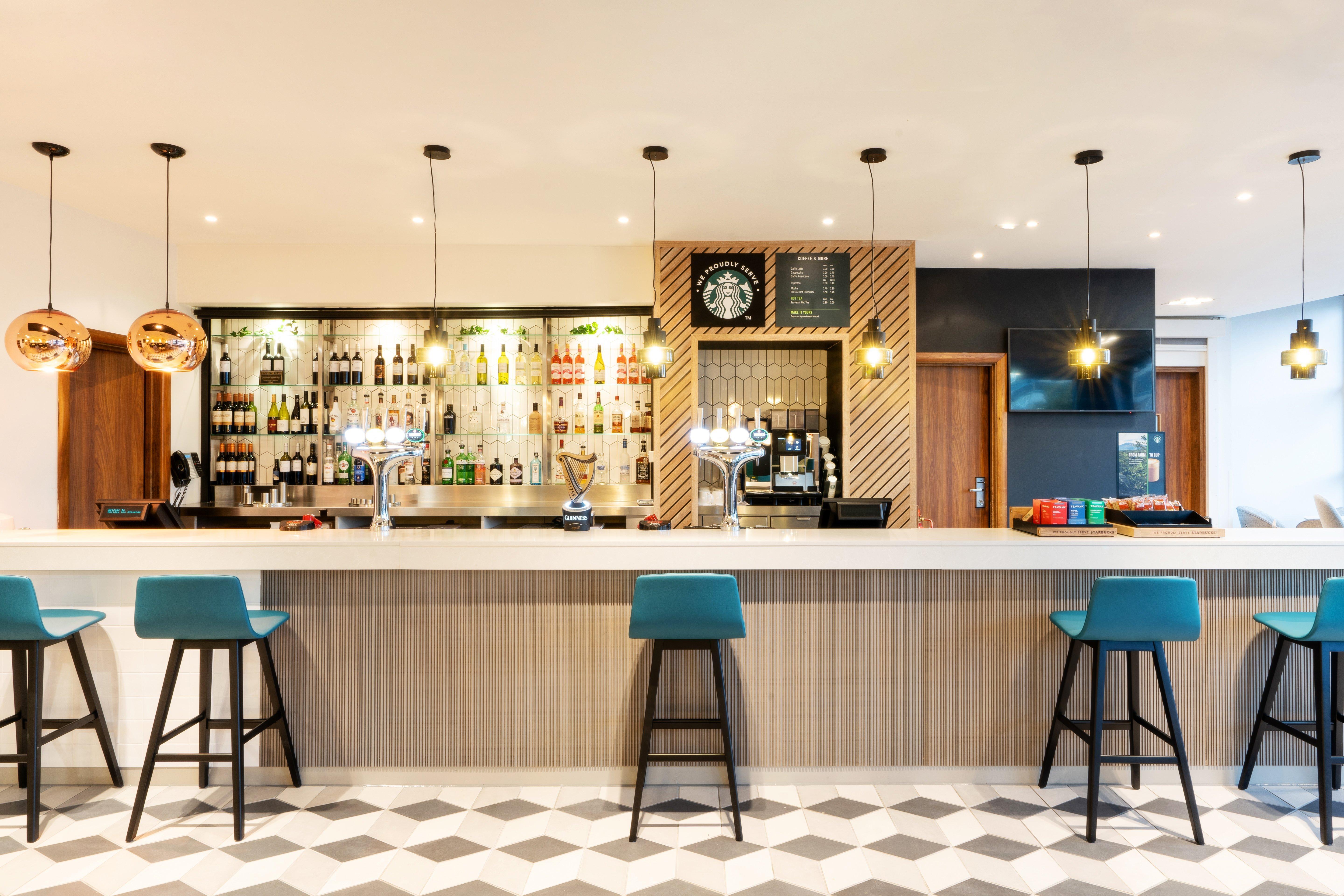 Holiday Inn Stevenage By Ihg מראה חיצוני תמונה