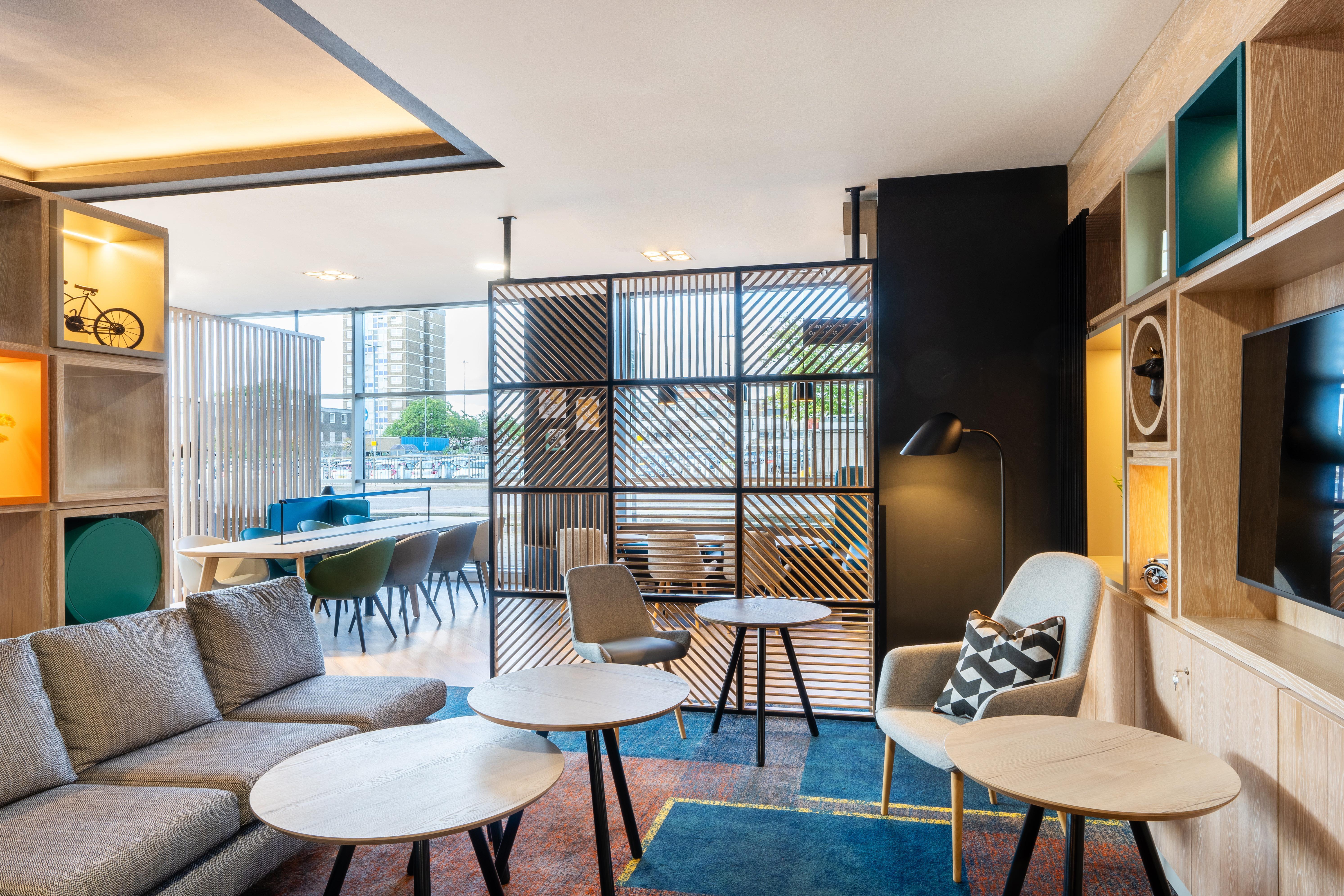 Holiday Inn Stevenage By Ihg מראה חיצוני תמונה