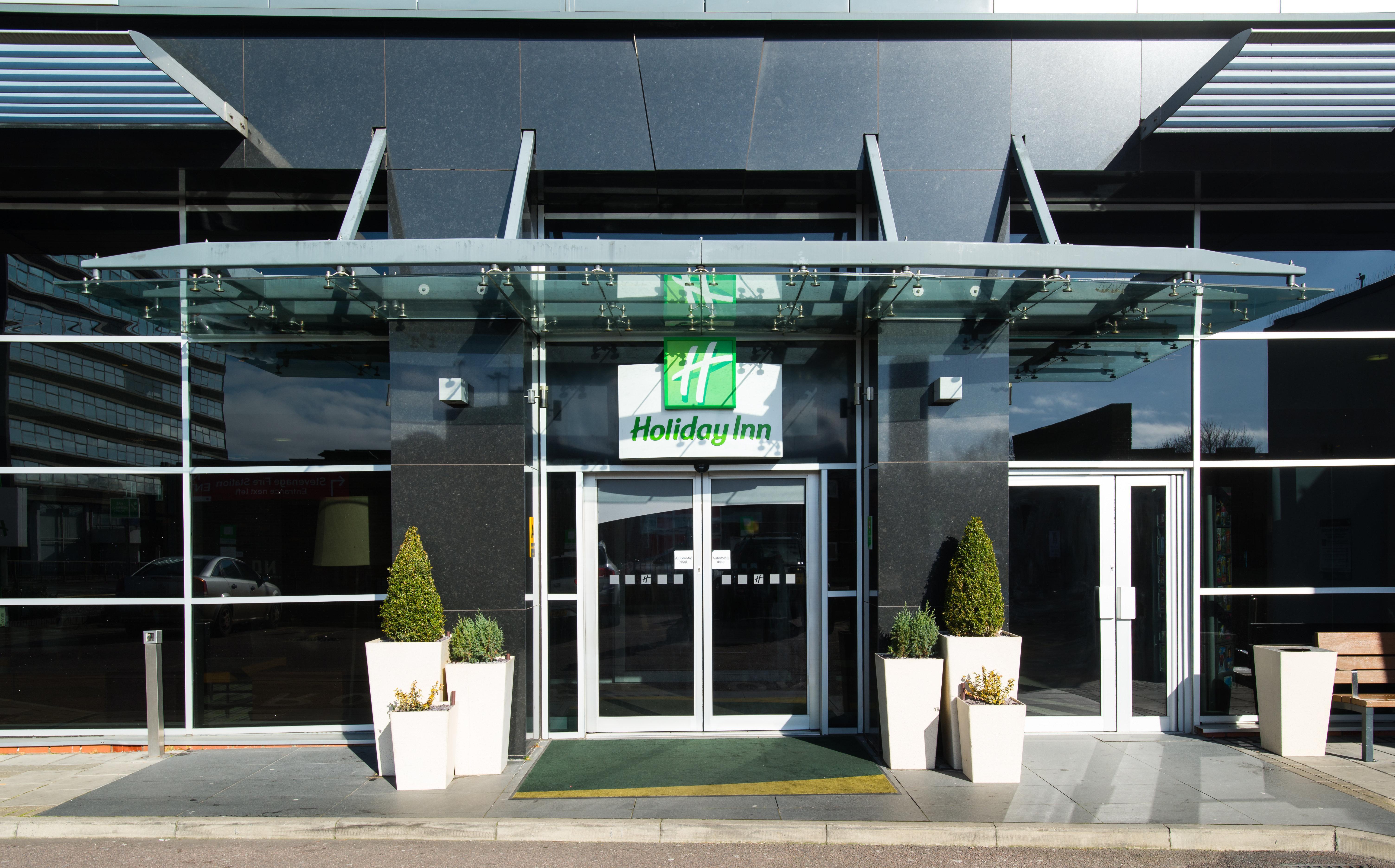 Holiday Inn Stevenage By Ihg מראה חיצוני תמונה