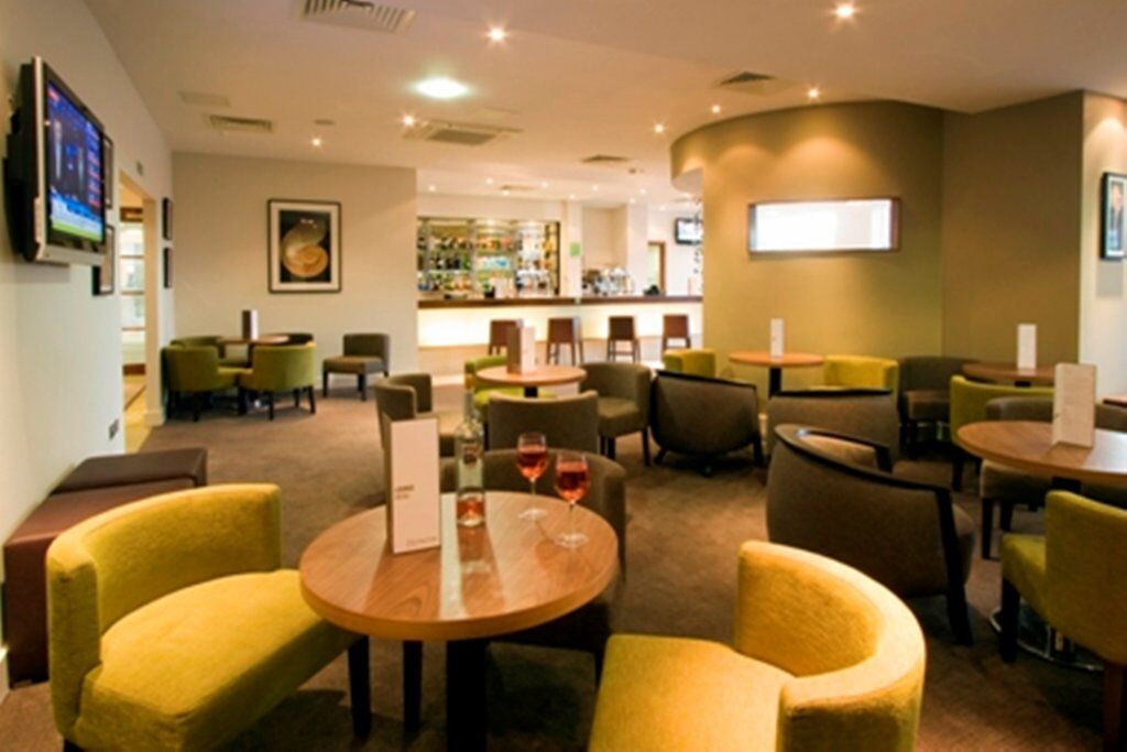 Holiday Inn Stevenage By Ihg מראה חיצוני תמונה